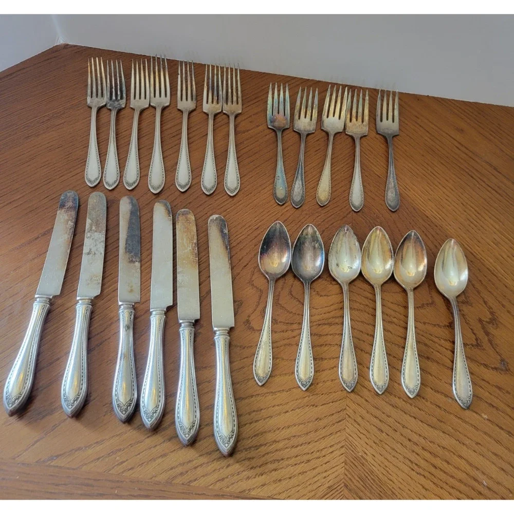 24 PCS Silverplate SHERATON 1910 Community Plate‎ Unpolished Forks Spoons